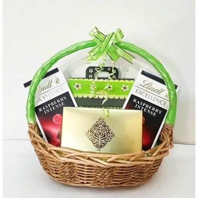 Lindt Excellence Dark Chocolate Lovers Gift Basket 550 gm