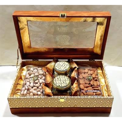 Blasta Luxury Dryfruit Gift With Tamrah Date Chocolates